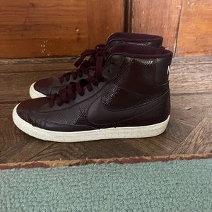 Nike size 9 high tops